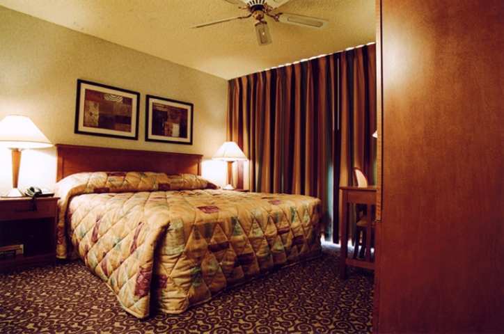Embassy Suites By Hilton Oklahoma City Will Rogers Airport Bilik gambar