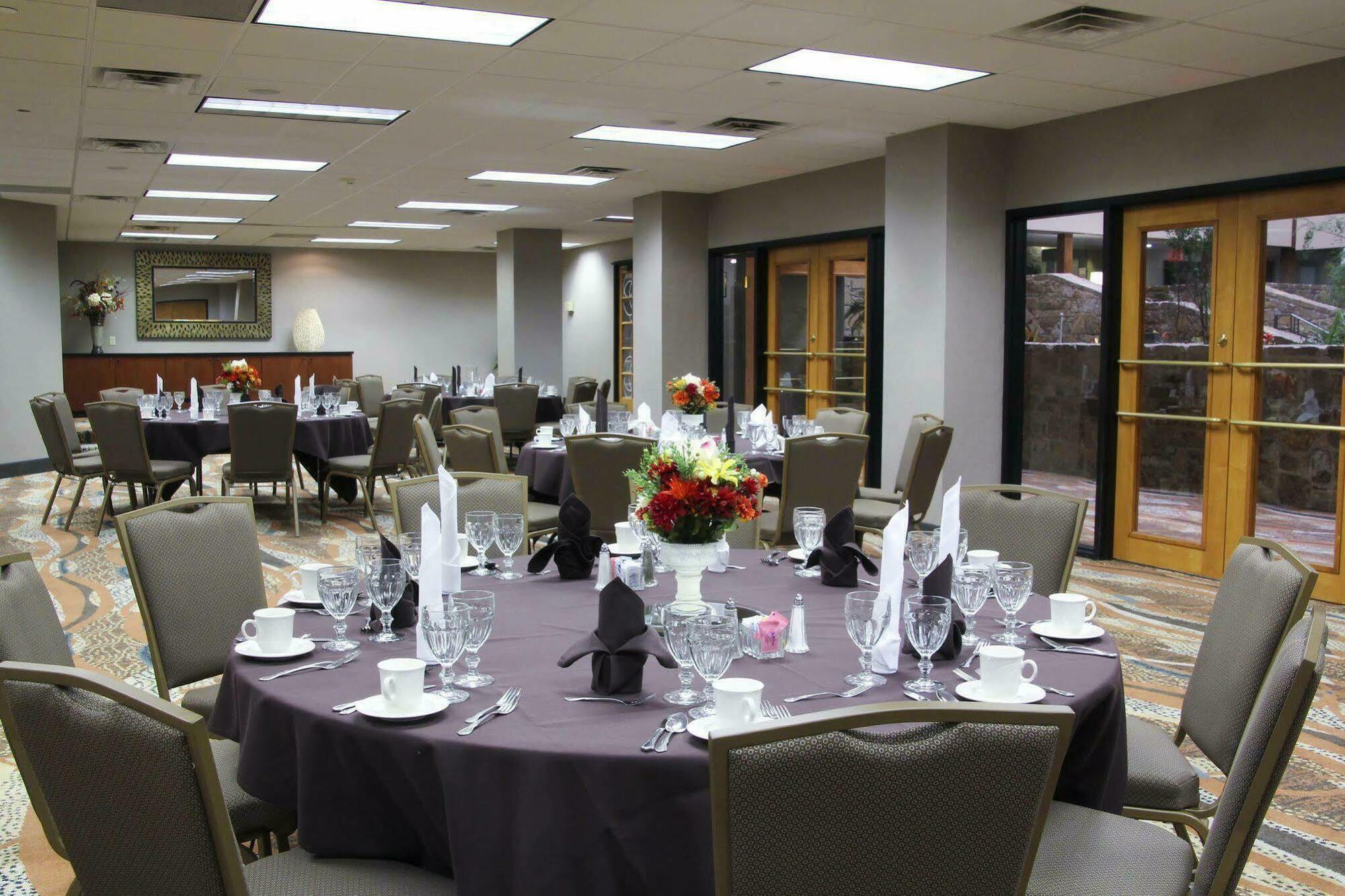 Embassy Suites By Hilton Oklahoma City Will Rogers Airport Luaran gambar